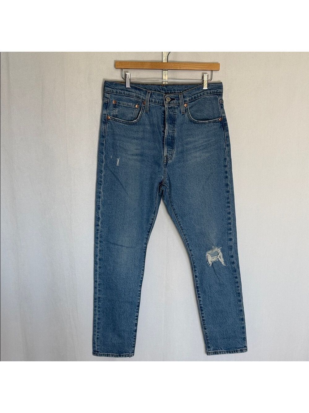 Levi's Premium Women's 501 S Jeans Size 31 X 28 Medium Wash Button Fly Distress